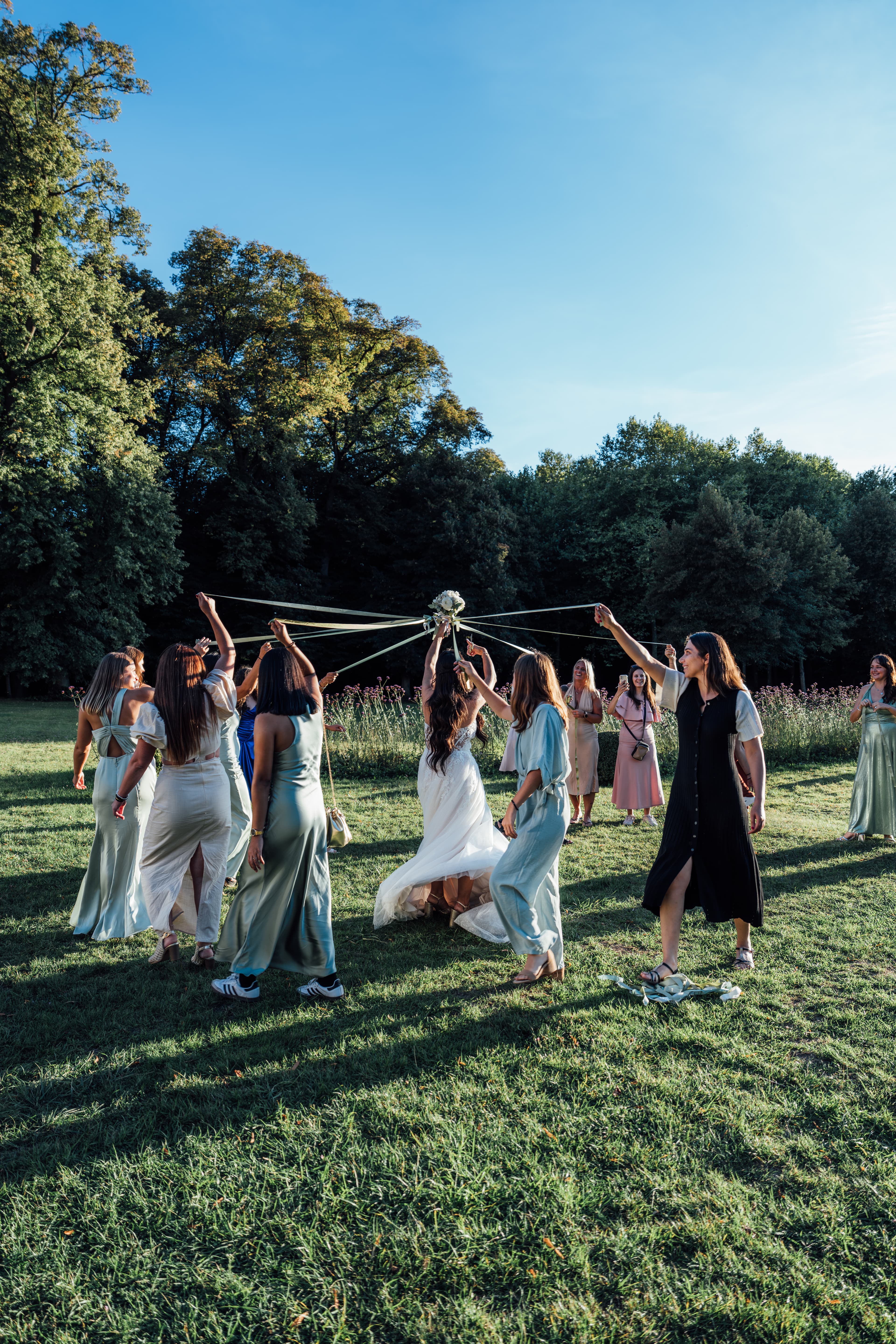 How does the ribbon game work?